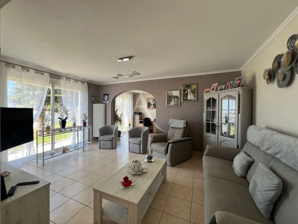 A vendre MAISON 5 PIECES 117 M2 BORD DE MER LONGEVILLE SUR MER