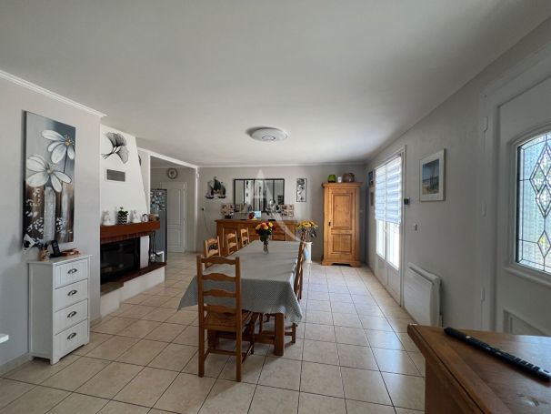 A vendre MAISON 5 PIECES 117 M2 BORD DE MER LONGEVILLE SUR MER