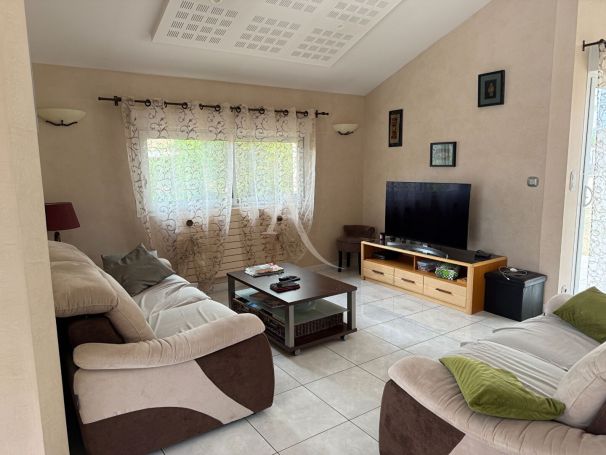 A vendre MAISON 5 PIECES 130 M2 BORD DE MER TALMONT SAINT HILAIRE