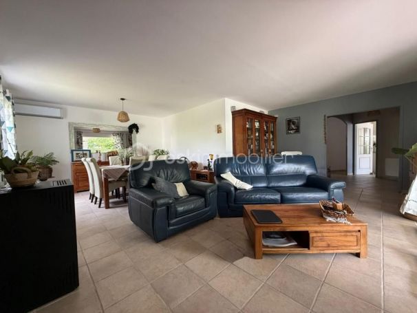 A louer MAISON 5 PIECES 125 M2 POUZOLLES