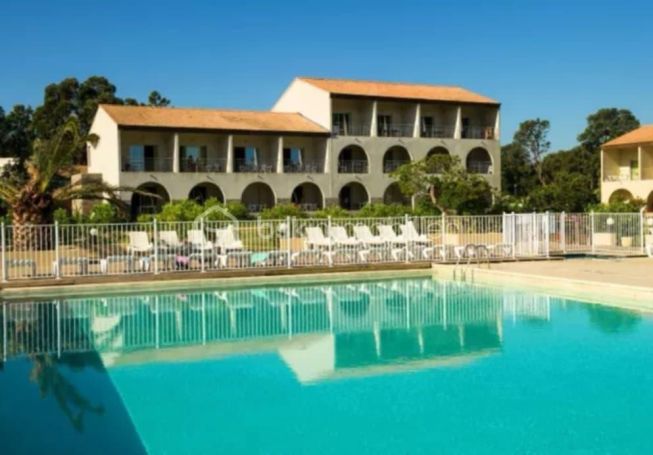 A louer APPARTEMENT T2 30 M2 TERRASSE BORD DE MER LINGUIZZETTA