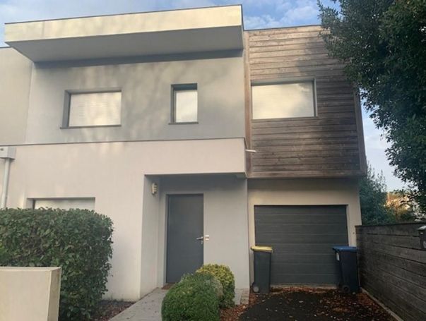 A louer MAISON D'ARCHITECTE BORD DE MER LA ROCHELLE