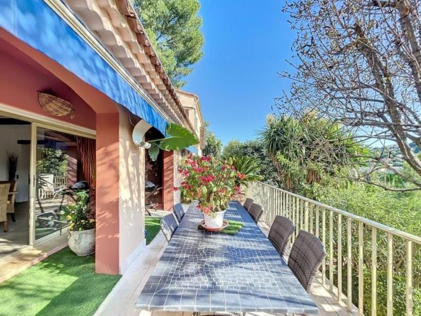 A louer MAISON 7 PIECES 232 M2 BORD DE MER MOUGINS
