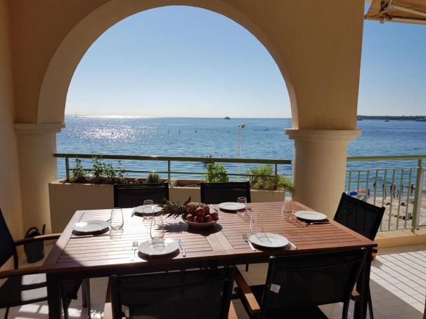 A louer APPARTEMENT T4 80 M2 TERRASSE VUE MER CANNES