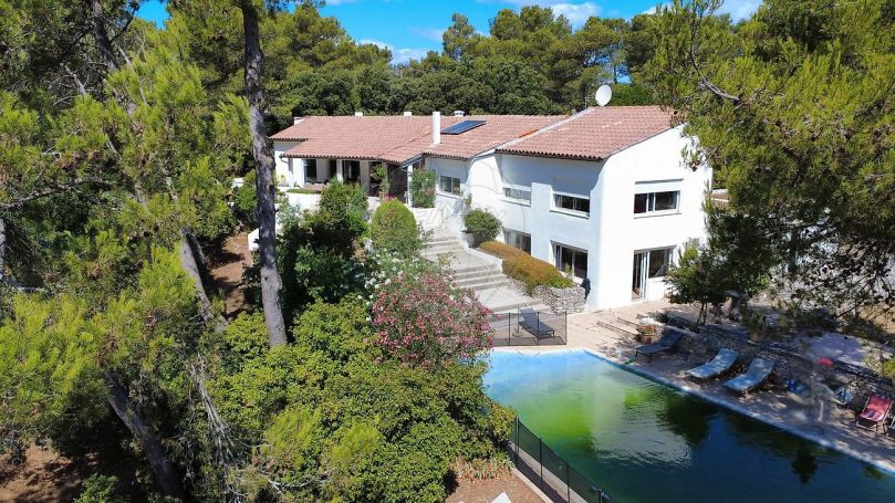 A louer MAISON DE MAîTRE NIMES