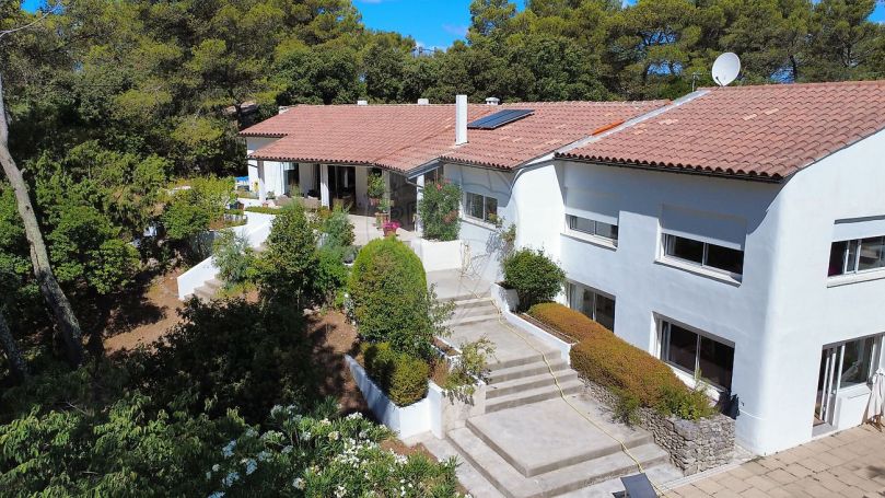A louer MAISON DE MAîTRE NIMES