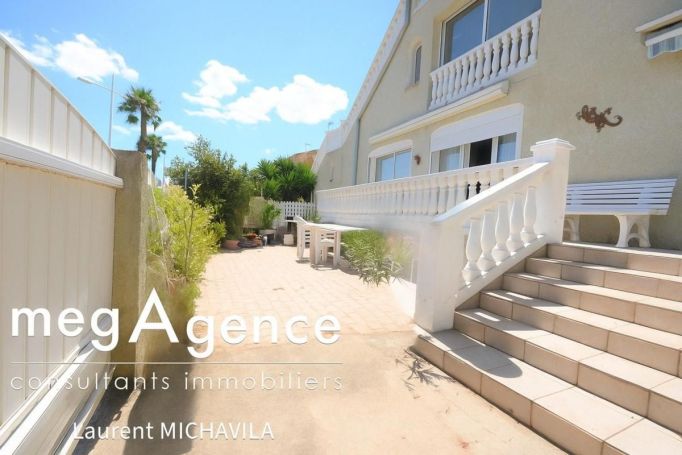 A louer APPARTEMENT T4 63 M2 TERRASSE BORD DE MER VALRAS PLAGE