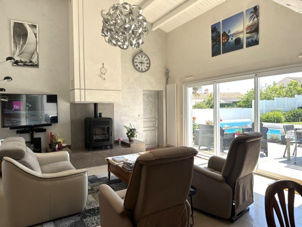 A vendre MAISON 6 PIECES 168 M2 BORD DE MER SAINT HILAIRE DE RIEZ