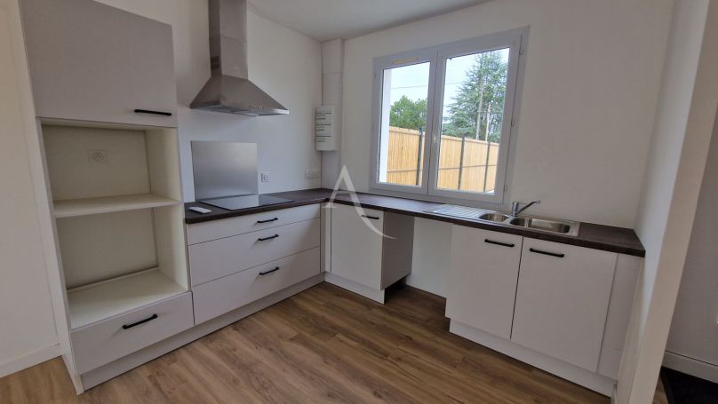 A vendre MAISON 4 PIECES 84 M2 BORD DE MER TALMONT SAINT HILAIRE