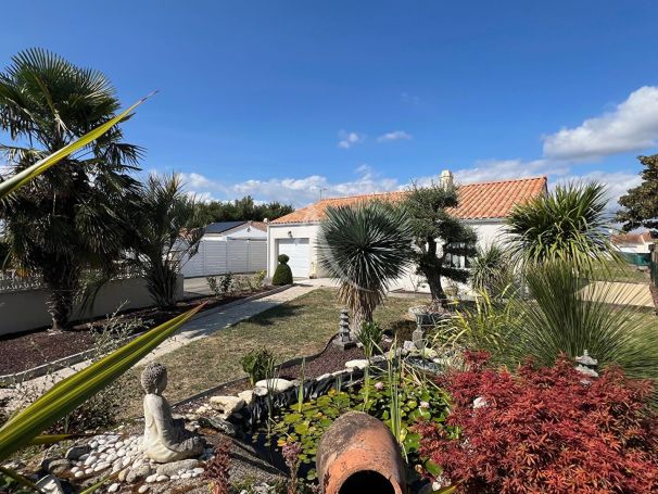 A vendre MAISON 4 PIECES 93 M2 BORD DE MER LONGEVILLE SUR MER