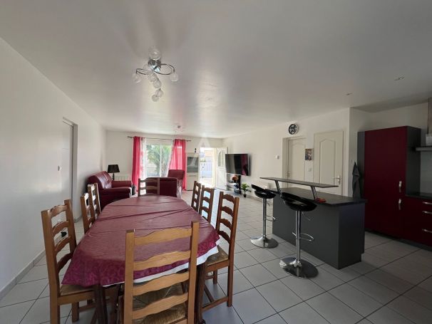 A vendre MAISON 4 PIECES 93 M2 BORD DE MER LONGEVILLE SUR MER