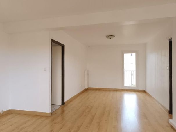 A louer APPARTEMENT T5 95 M2 TERRASSE BORD DE MER NARBONNE