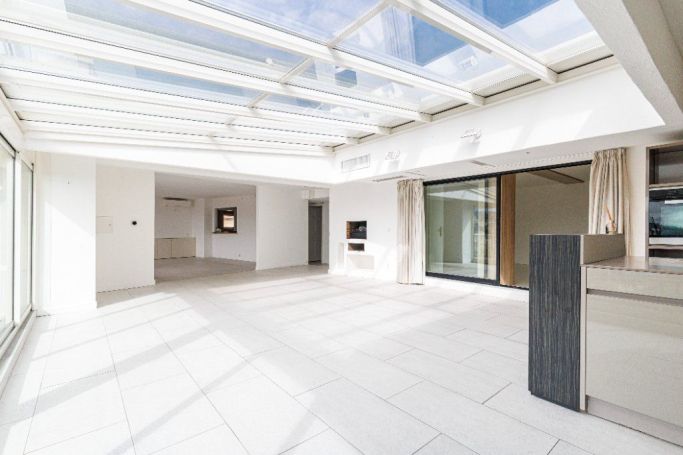 A louer APPARTEMENT DE PRESTIGE T5 213 M2 TERRASSE VUE MER NICE