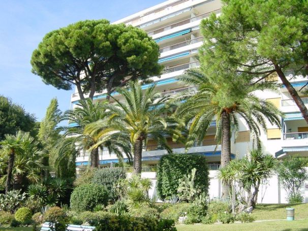 A louer APPARTEMENT T2 48 M2 TERRASSE BORD DE MER NICE