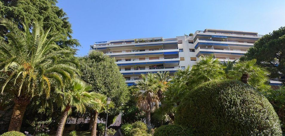 A louer APPARTEMENT T2 48 M2 TERRASSE BORD DE MER NICE