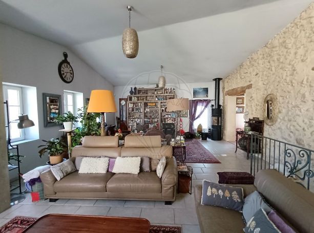 A louer MAISON DE MAîTRE RIONS