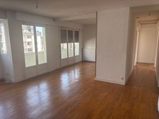 A louer APPARTEMENT T5 91 M2 LISIEUX