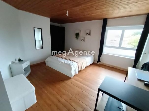 A louer LONGèRE 5 PIECES 160 M2 LE LANGON