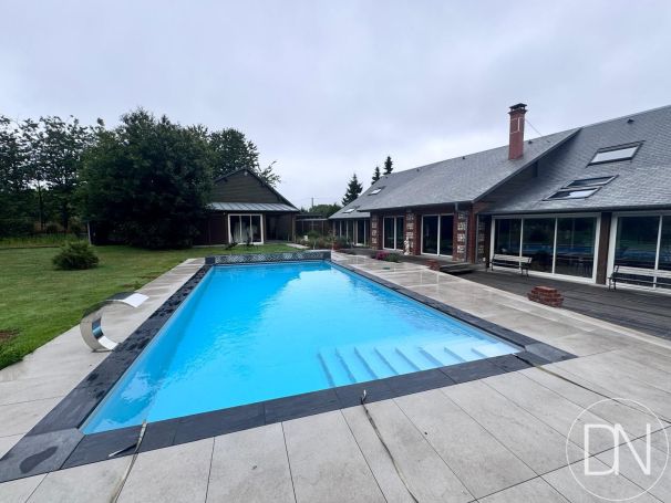 A vendre PropriETE 340 m² PISCINE ETRETAT