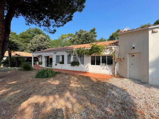 A vendre MAISON 12 PIECES 220 M2 BORD DE MER JARD SUR MER