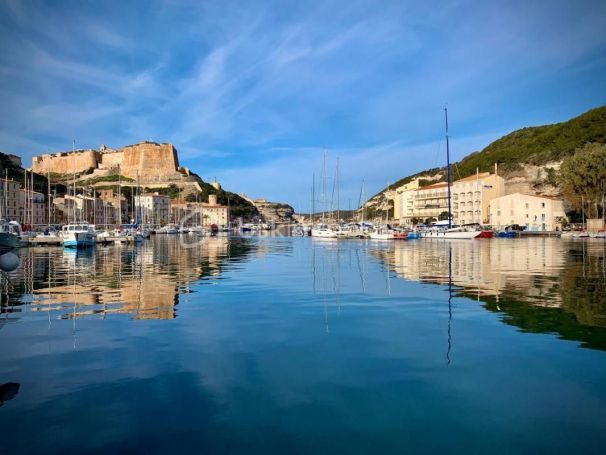 A louer APPARTEMENT T5 78 M2 BORD DE MER BONIFACIO