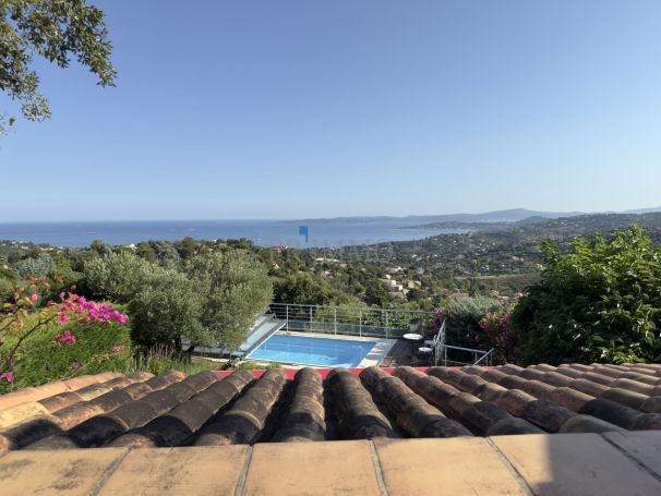 A louer MAISON 5 PIECES 91 M2 PIEDS DANS L'EAU LES ISSAMBRES