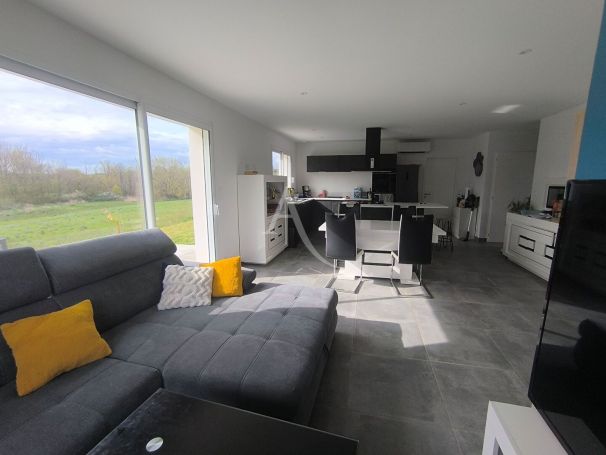 A vendre MAISON 4 PIECES 70 M2 BORD DE MER TALMONT SAINT HILAIRE