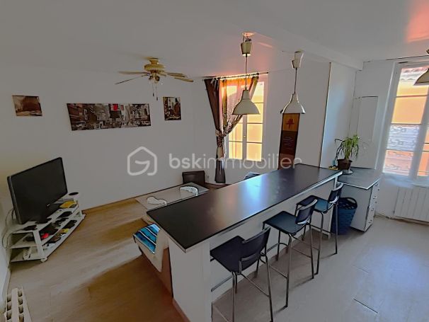 A louer APPARTEMENT T3 54 M2 BORD DE MER LA SEYNE SUR MER