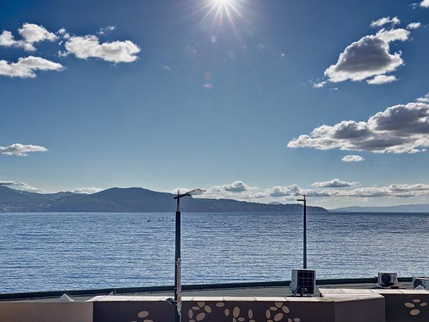 A vendre APPARTEMENT T2 37 M2 PIEDS DANS L'EAU LA CIOTAT