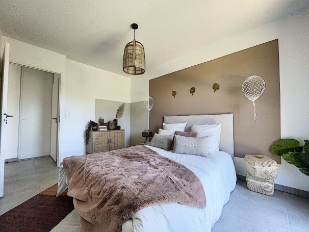 A vendre APPARTEMENT 39 M2 TERRASSE BORD DE MER LA SEYNE SUR MER