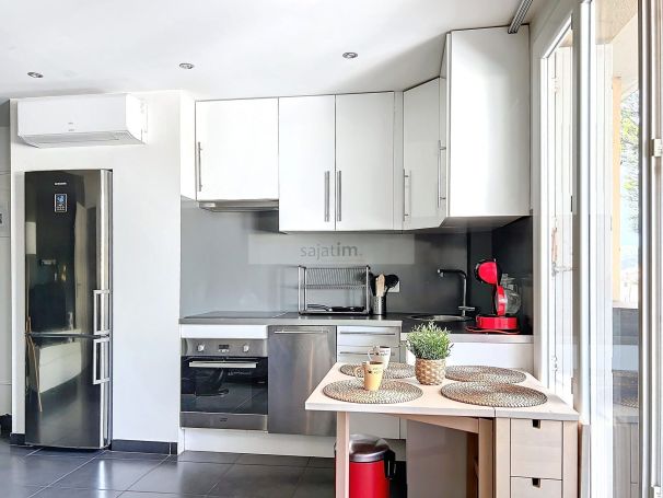 A vendre APPARTEMENT T2 28 M2 TERRASSE BORD DE MER LA SEYNE SUR MER