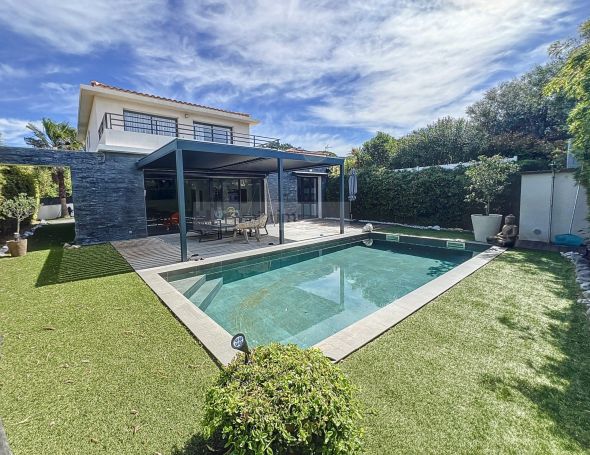 A vendre MAISON CONTEMPORAINE PLAGE à PIED SANARY SUR MER