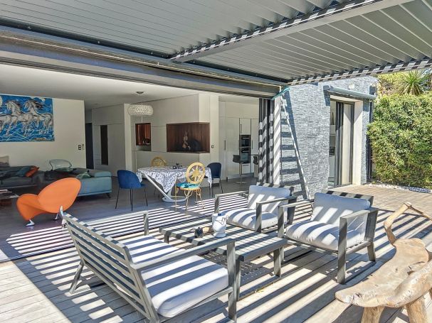 A vendre MAISON CONTEMPORAINE PLAGE à PIED SANARY SUR MER