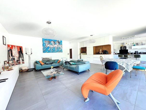 A vendre MAISON CONTEMPORAINE PLAGE à PIED SANARY SUR MER