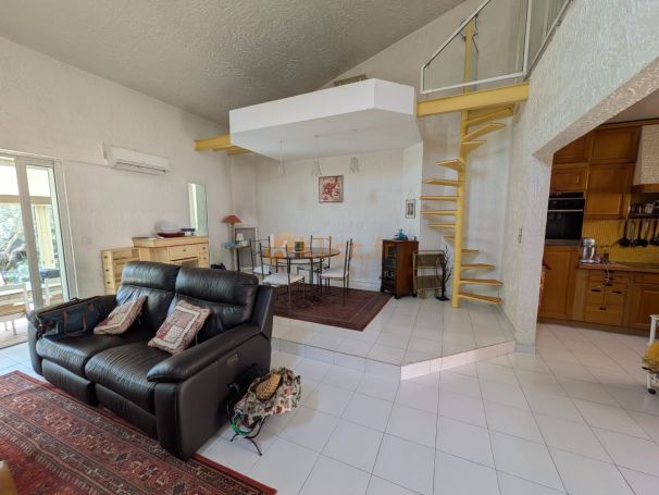 A louer MAISON 4 PIECES 106 M2 PEYMEINADE COMMERCES