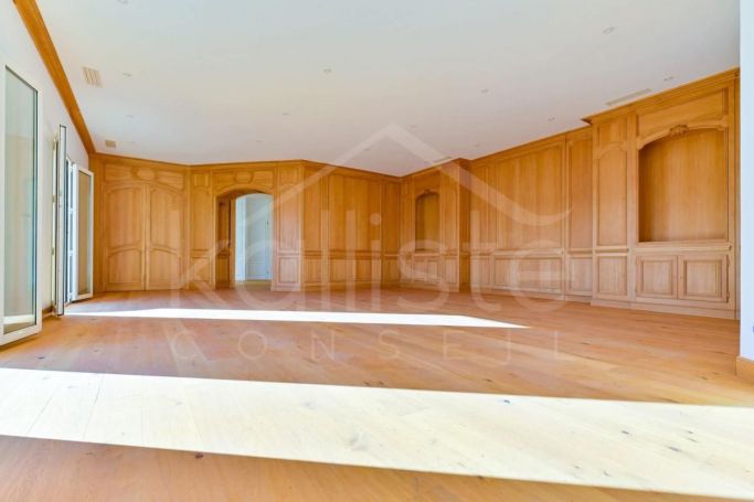 A louer PENTHOUSE DE PRESTIGE T7 322 M2 TERRASSE BORD DE MER AJACCIO