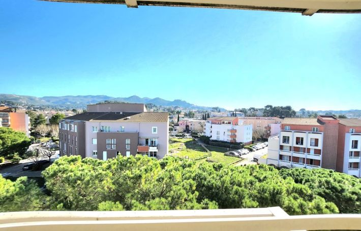 A louer LOFT DUPLEX T5 110 M2 TERRASSE PLAN DE CUQUES