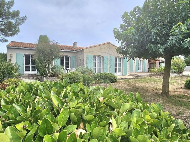 A louer MAISON 4 PIECES 144 M2 VUE MER L HOUMEAU