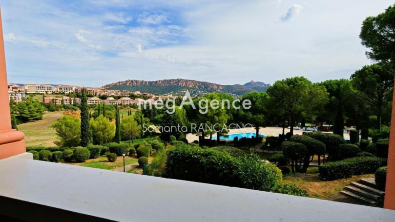 A louer APPARTEMENT T2 27 M2 TERRASSE BORD DE MER SAINT RAPHAEL