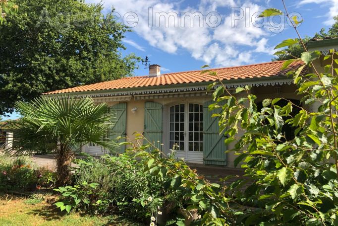 A vendre MAISON 4 PIECES 134 M2 BORD DE MER GRAYAN ET L HOPITAL campagne