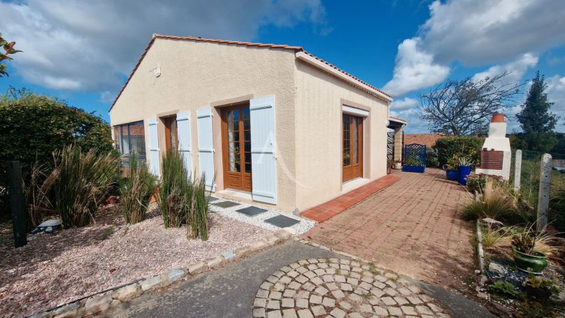 A vendre MAISON 5 PIECES 135 M2 BORD DE MER TALMONT SAINT HILAIRE