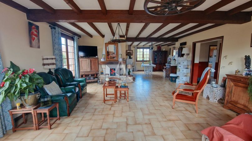 A vendre MAISON 5 PIECES 135 M2 BORD DE MER TALMONT SAINT HILAIRE