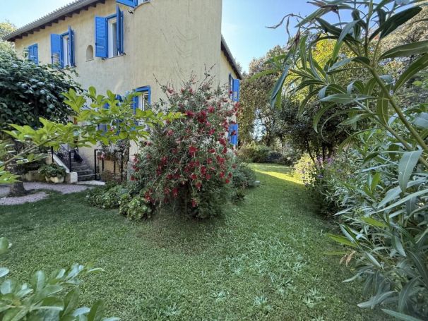 A louer MAISON DE MAîTRE BORD DE MER VICO