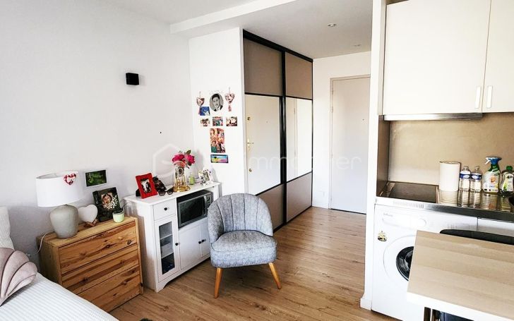 A louer STUDIO 19 M2 BORD DE MER LA LONDE LES MAURES