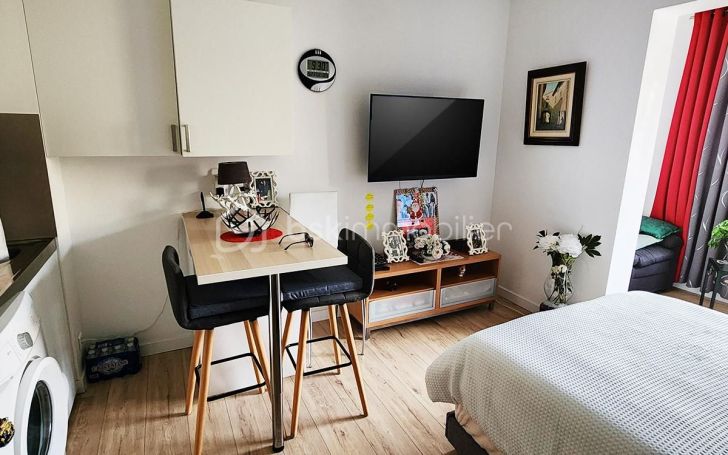 A louer STUDIO 19 M2 BORD DE MER LA LONDE LES MAURES