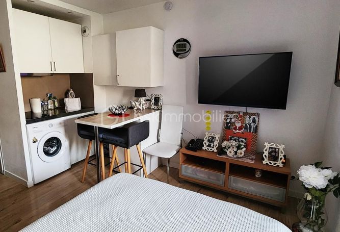 A louer STUDIO 19 M2 BORD DE MER LA LONDE LES MAURES