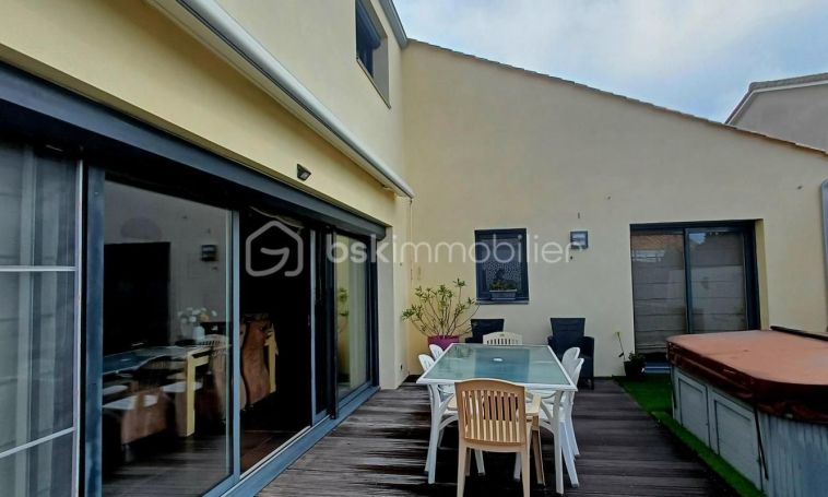A louer MAISON CONTEMPORAINE BORD DE MER LES SABLES D OLONNE