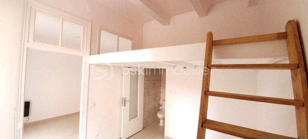 A louer APPARTEMENT T2 25 M2 NIMES
