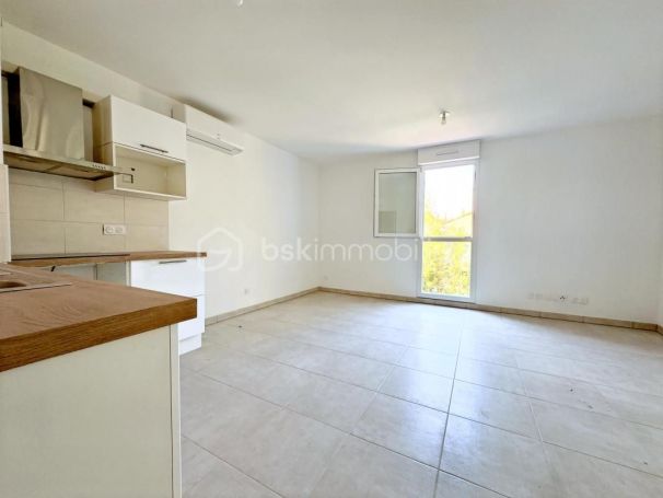 A louer APPARTEMENT T3 57 M2 TERRASSE NIMES