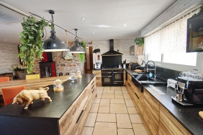 A louer MAISON DE MAîTRE BORD DE MER MEZE